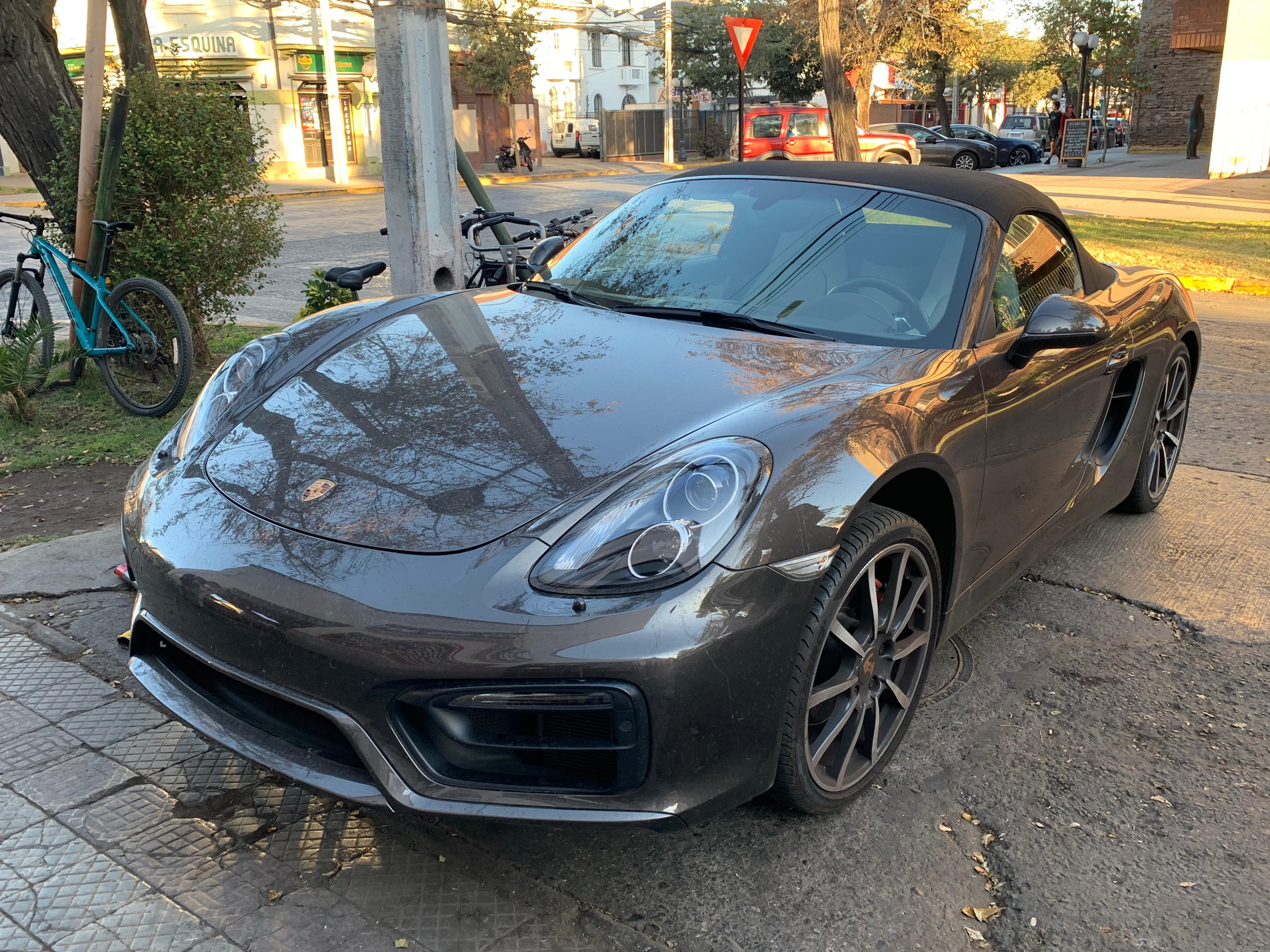 Porsche en Lubricentro Torra